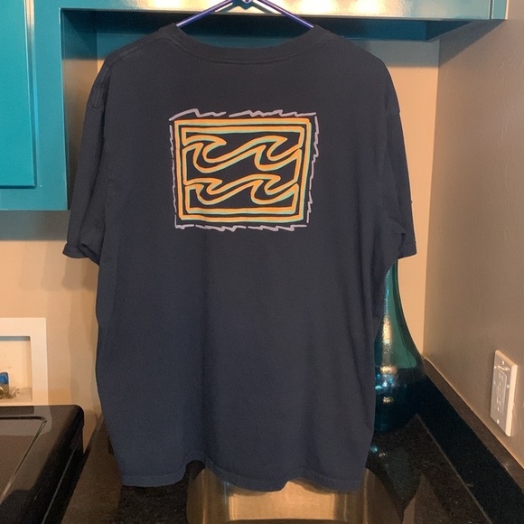 A XXL black BILLABONG T-shirt. 100% cotton. Great for young teens. - Picture 2 of 6